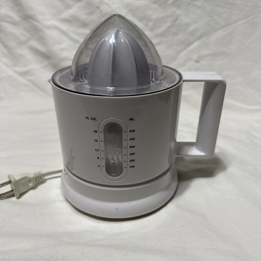 Betty Crocker‎ Electric Juicer Model #BC-1477 Kitchen Gadget Orange Juicer NICE